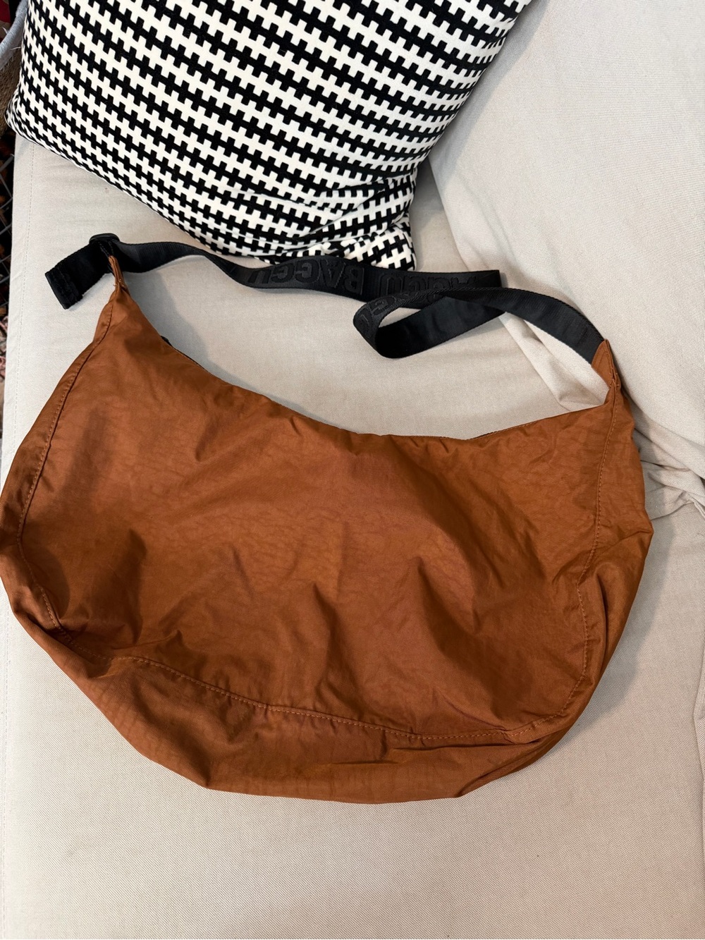 Baggu brown crescent bag - large